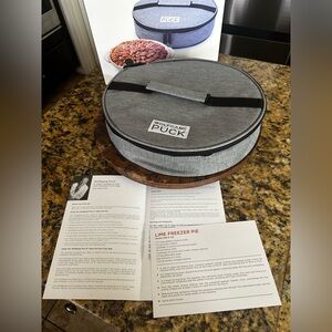 New Wolfgang Puck 9” Glass Baking Dish with Insulated Round Carrying Case.
